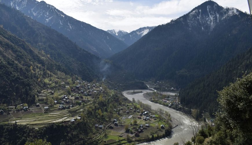 3 Days Family Tour Package to Neelum Valley